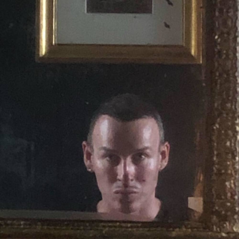 Meet your Posher, Alexis